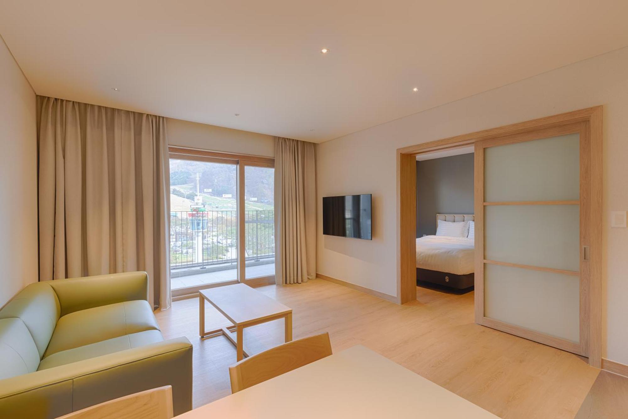 Sono Calm Vivaldipark Hotell Hongcheon Exteriör bild